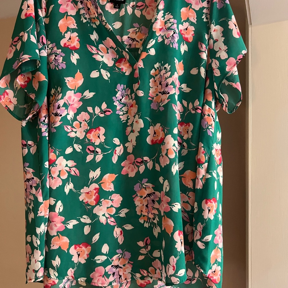 Torrid Green Fitted Short Sleeve Notched Collar Blouse